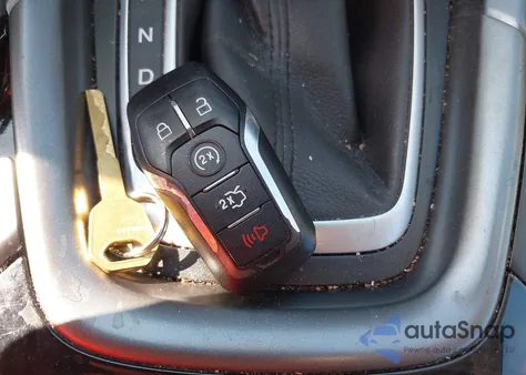 2014 Ford Fusion Hybrid Titanium z USA, uszkodzony, nr VIN 3FA6P0RU6ER378543